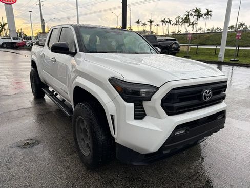 Used 2025 Toyota Tacoma SR5 AWD/4WD image 3