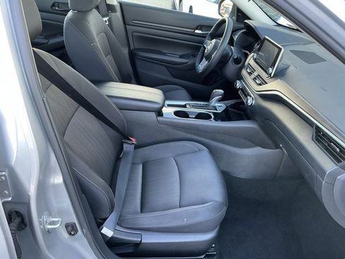 Used 2024 Nissan Altima 2.5 SV image 20