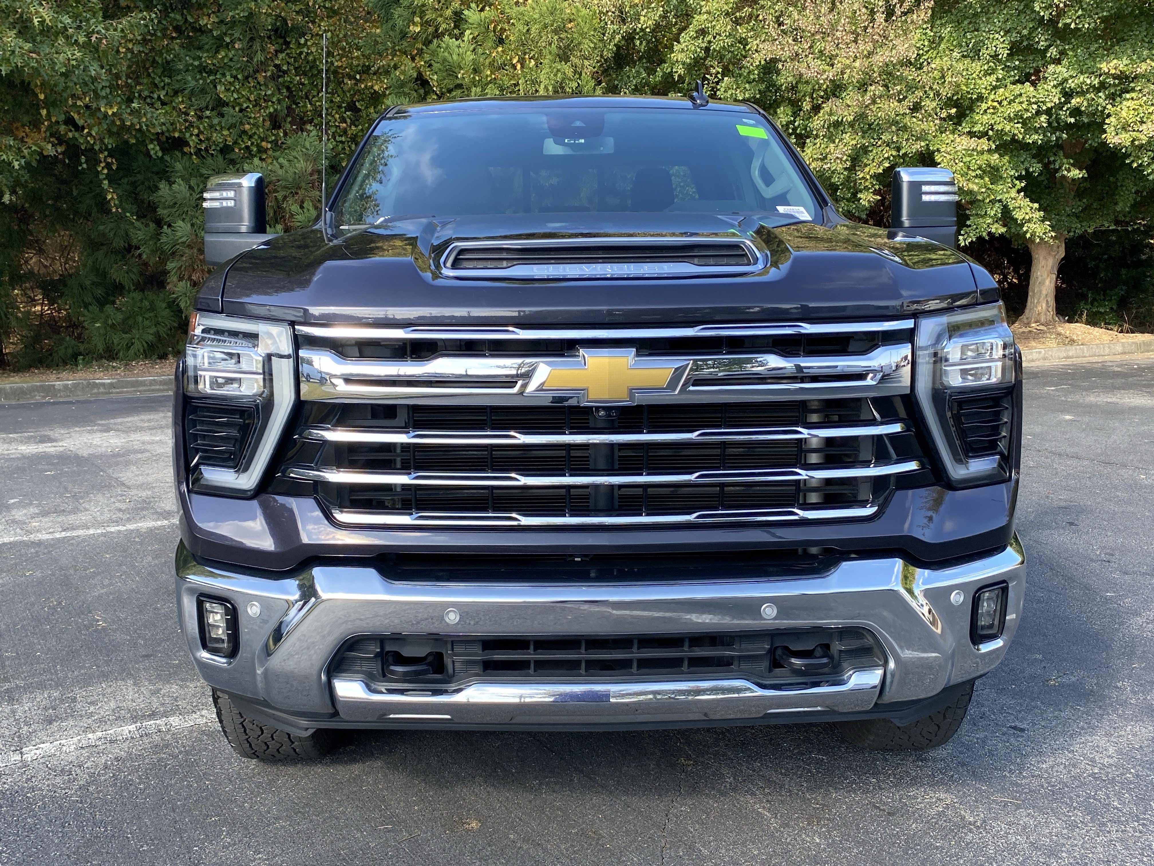 Used 2024 Chevrolet Silverado 2500 LTZ w/ LTZ Plus Package AWD/4WD image 3