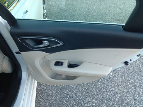 Used 2016 Chrysler 200 Limited w/ Anniversary Edition FWD image 19