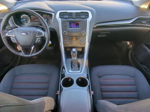 Used 2013 Ford Fusion SE image 19