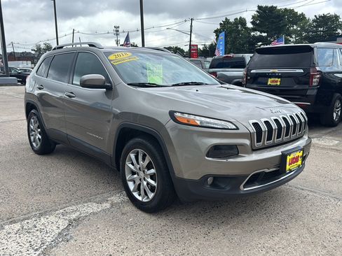 Used 2018 Jeep Cherokee Limited AWD/4WD image 4