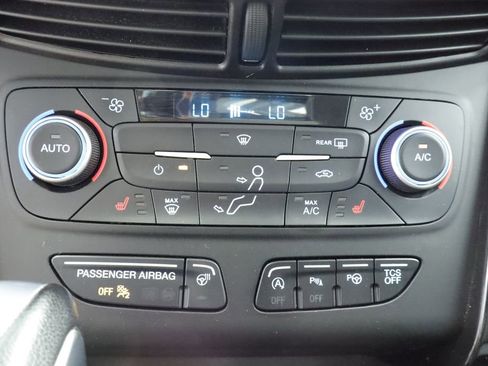 Used 2019 Ford Escape Titanium AWD/4WD image 33