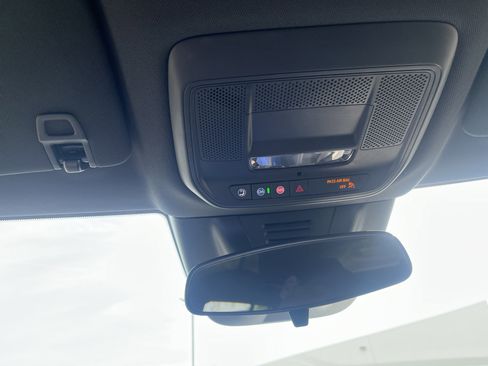 Used 2025 Chevrolet Equinox EV LT w/ Comfort Package FWD image 29