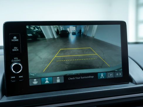 Used 2025 Honda Pilot EX-L image 16