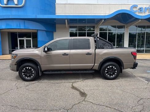 Used 2021 Nissan Titan PRO-4X w/ Pro-4x Convenience Package AWD/4WD image 10