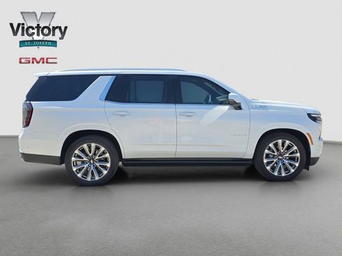 Used 2025 Chevrolet Tahoe High Country AWD/4WD image 18