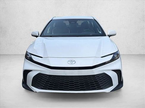 Used 2025 Toyota Camry SE FWD image 2