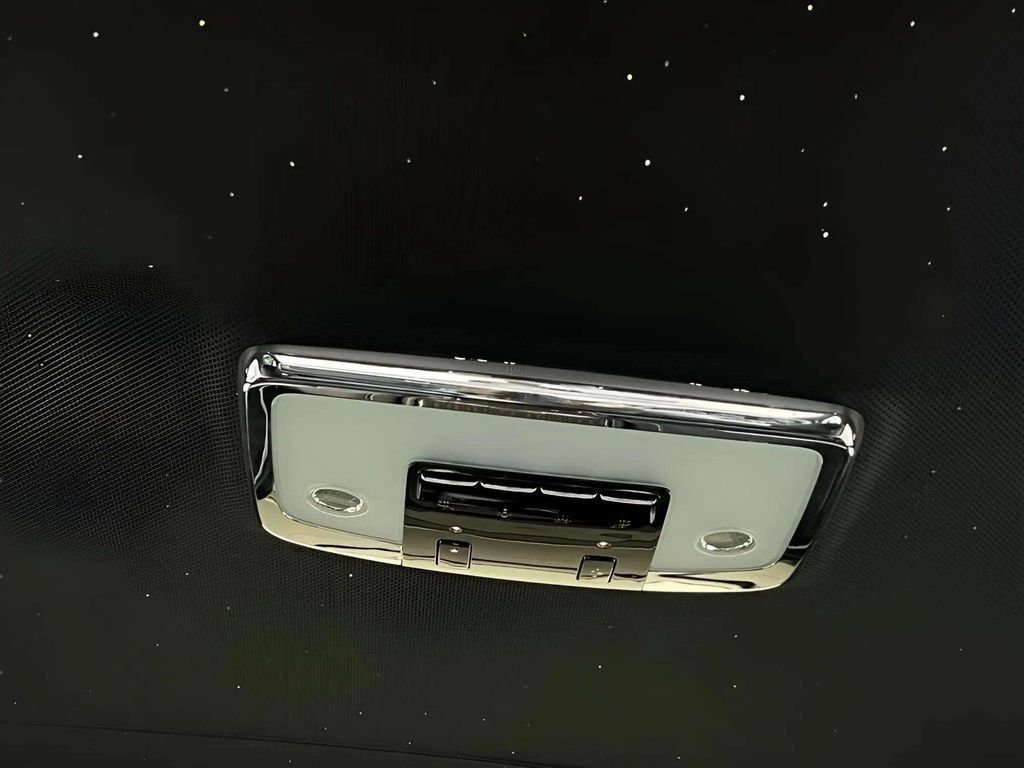 Certified 2022 Rolls-Royce Cullinan Black Badge w/ Dark Exterior Package AWD/4WD image 15