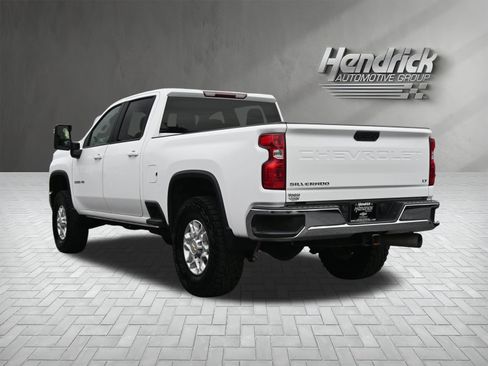 Used 2022 Chevrolet Silverado 3500 LT w/ Remote Start Package AWD/4WD image 8