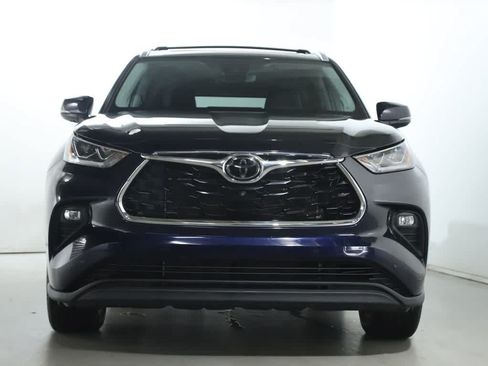Used 2022 Toyota Highlander Limited AWD/4WD image 5