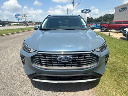 Used 2023 Ford Escape SE FWD image 3