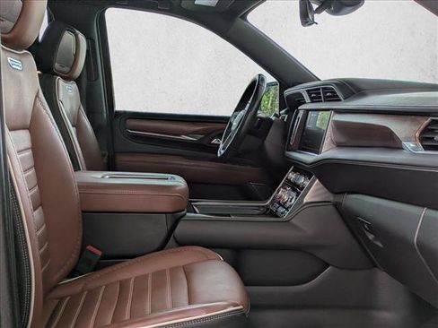 Used 2023 GMC Yukon Denali Ultimate AWD/4WD image 27