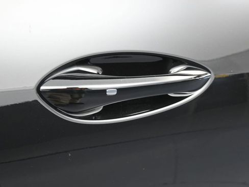 Used 2025 Chevrolet Trax LT w/ Driver Confidence Package image 35