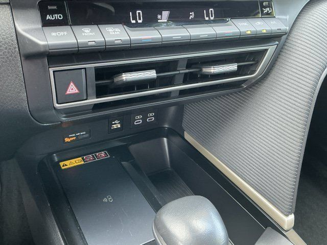Used 2025 Toyota Camry SE FWD image 24