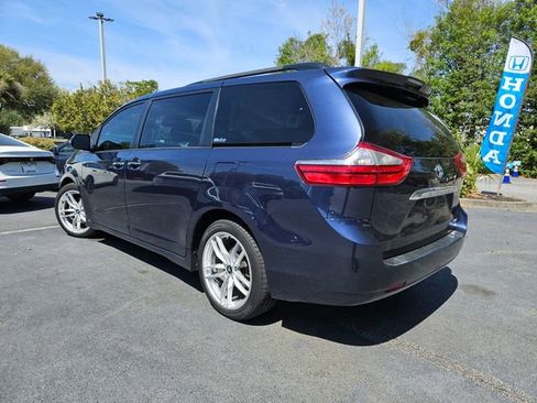 Used 2018 Toyota Sienna Limited Premium image 10