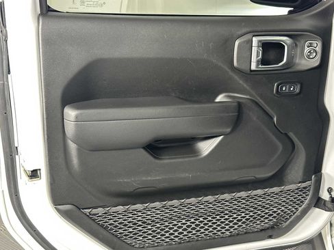 Used 2023 Jeep Wrangler Unlimited image 10