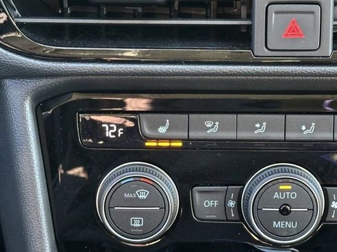 New 2024 Volkswagen Taos SE image 24