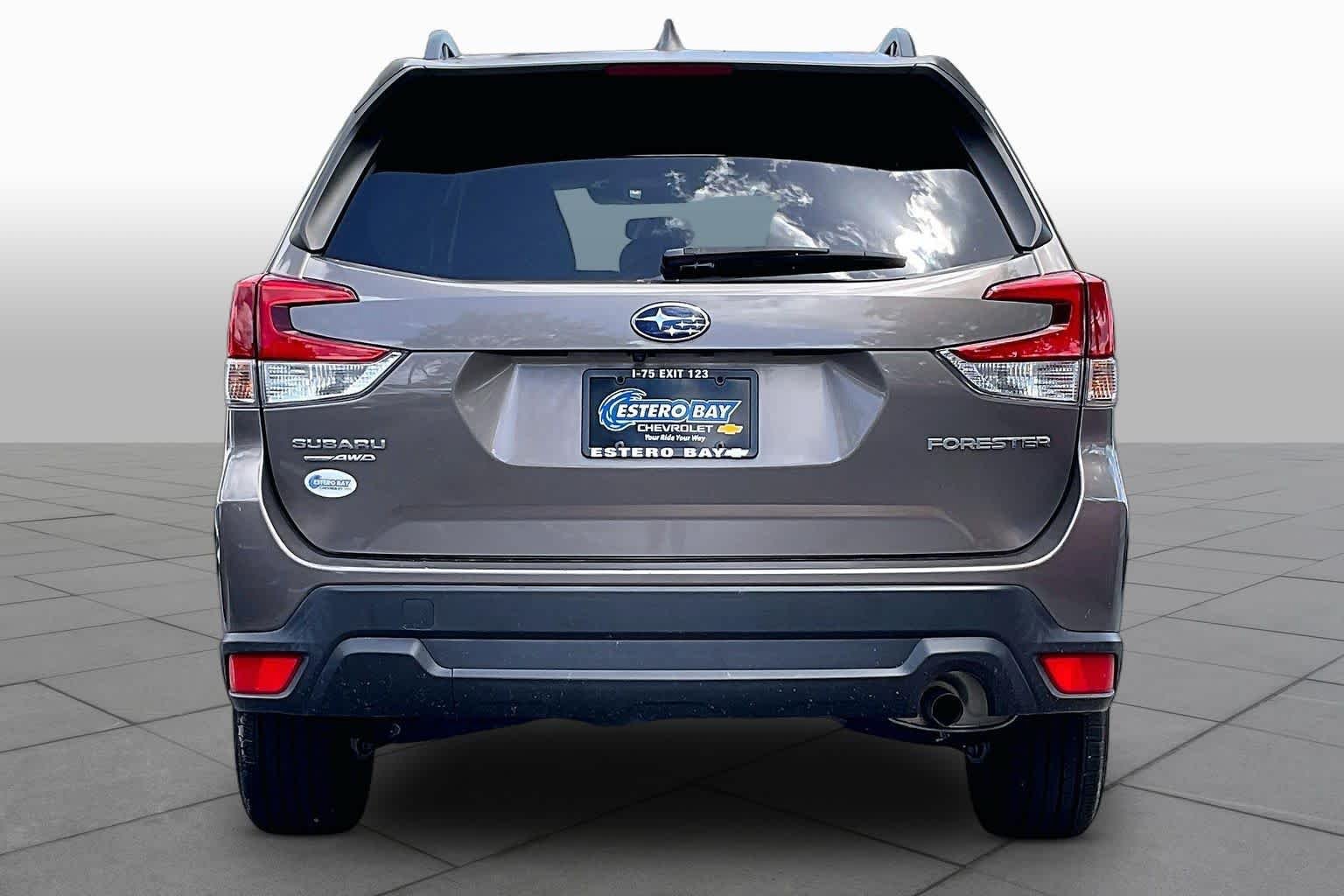 Used 2023 Subaru Forester Premium AWD/4WD image 8