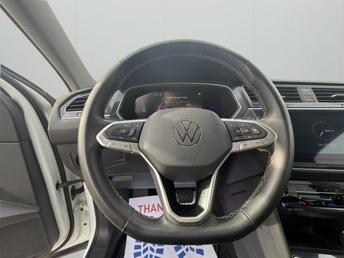 Used 2024 Volkswagen Tiguan SE AWD/4WD image 19