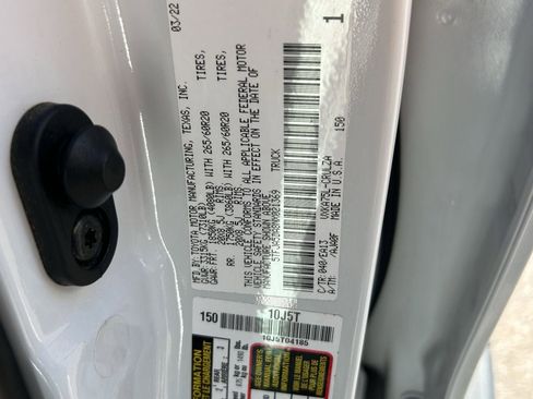 Used 2022 Toyota Tundra Limited w/ TRD Off-Road Package AWD/4WD image 32