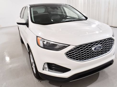 Used 2024 Ford Edge SEL w/ Convenience Package AWD/4WD image 4