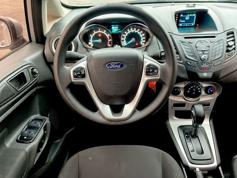 Used 2017 Ford Fiesta SE image 11