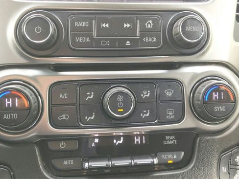 Used 2017 Chevrolet Suburban Premier image 25