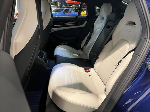 Used 2024 Porsche Panamera 4 image 28