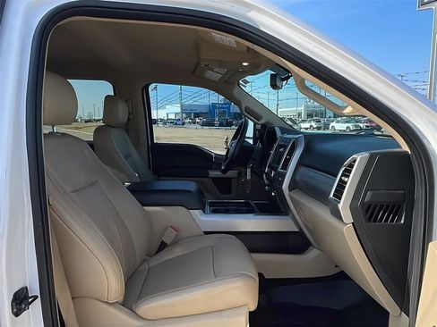 Used 2018 Ford F250 Lariat w/ Chrome Package image 12