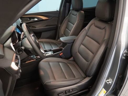 Used 2023 Chevrolet TrailBlazer ACTIV w/ Sun and Liftgate Package AWD/4WD image 4