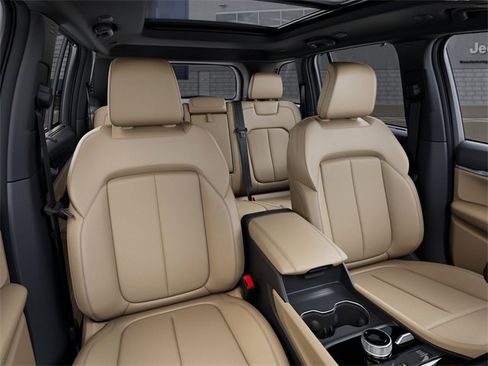 New 2025 Jeep Grand Cherokee Limited w/ Luxury Tech Group II image 9