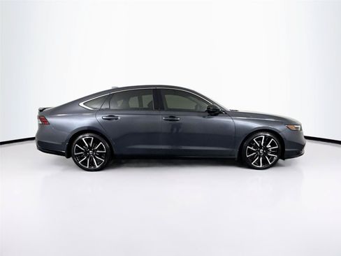 Used 2025 Honda Accord Touring image 11