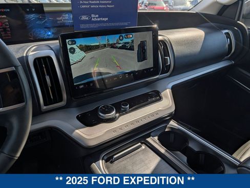 Used 2025 Ford Expedition Active image 35