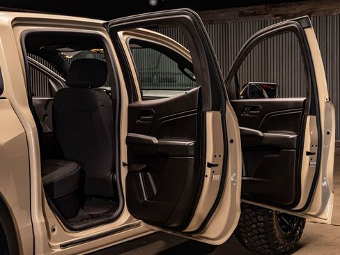 Used 2023 Chevrolet Colorado Trail Boss w/ Technology Package image 29