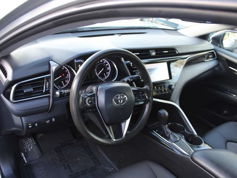 Used 2019 Toyota Camry LE w/ Carpet Mat Package FWD image 17