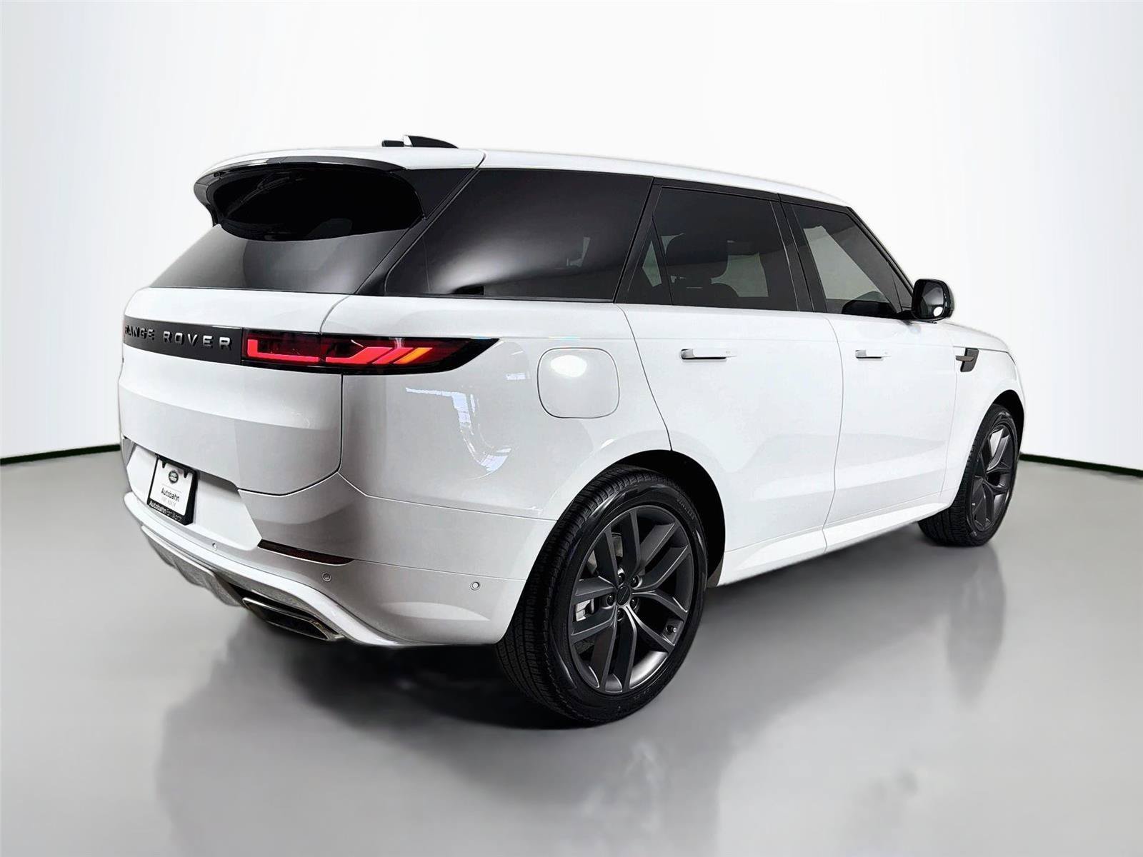 New 2026 Land Rover Range Rover Sport Dynamic SE AWD/4WD image 5