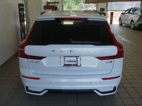 Used 2024 Volvo XC60 B5 Plus AWD/4WD image 17