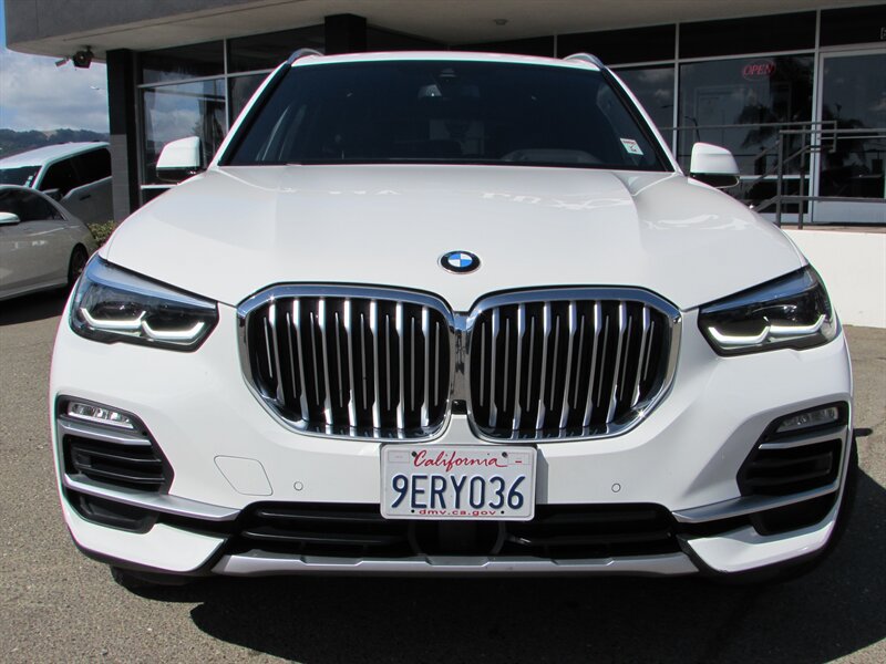 Used 2019 BMW X5 xDrive40i w/ Premium Package 2 AWD/4WD image 2