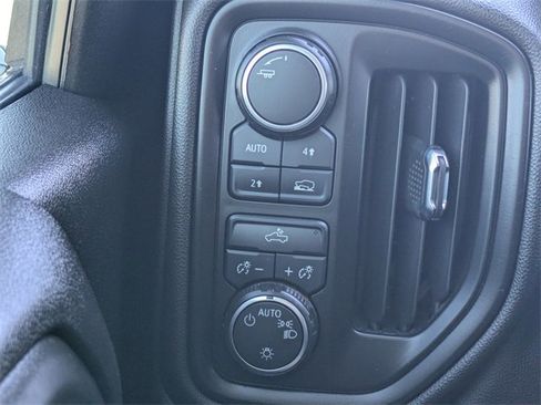 Used 2022 Chevrolet Silverado 1500 Custom image 25