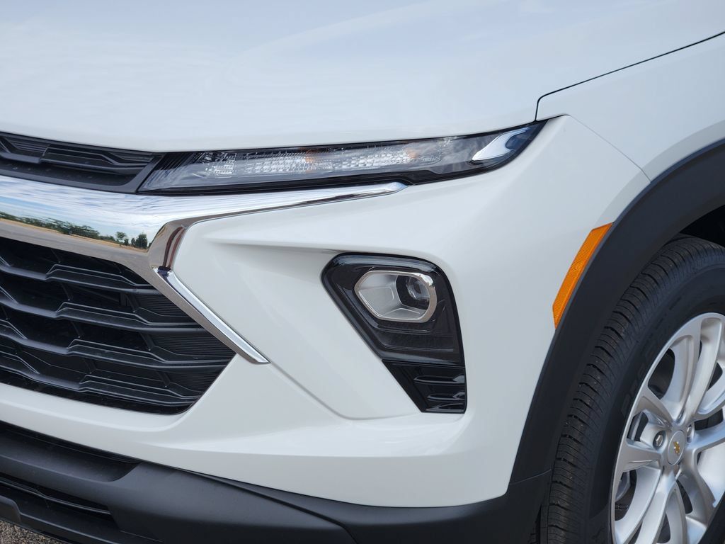 New 2026 Chevrolet TrailBlazer LS w/ LS Convenience Package FWD image 5