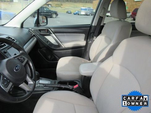 Used 2017 Subaru Forester 2.5i Premium image 29
