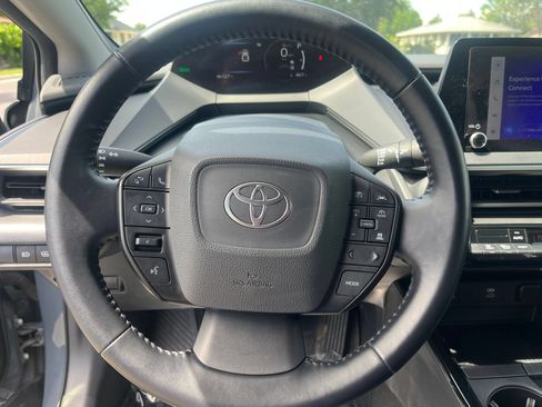 Used 2024 Toyota Prius LE FWD image 13
