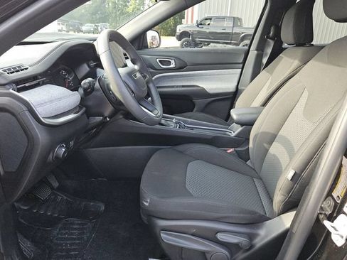 Used 2025 Jeep Compass Sport AWD/4WD image 10