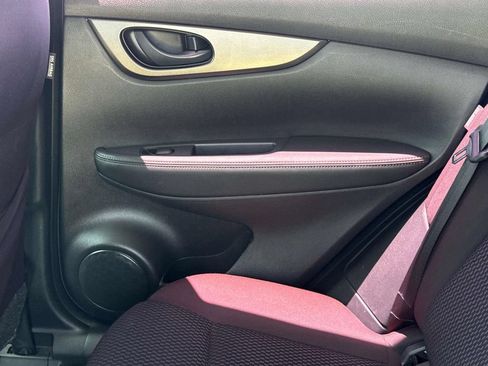 Used 2021 Nissan Rogue Sport S FWD image 11