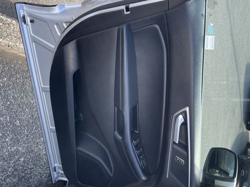 Used 2018 Ford Edge SEL w/ Equipment Group 201A AWD/4WD image 16