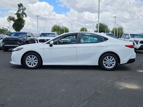 Used 2025 Toyota Camry LE FWD image 9