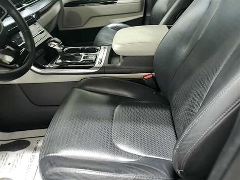 Used 2022 Kia Carnival SX Prestige FWD image 2