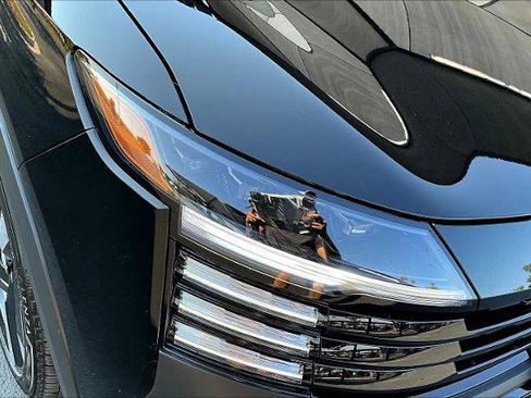 Certified 2026 Nissan Kicks SR FWD image 13