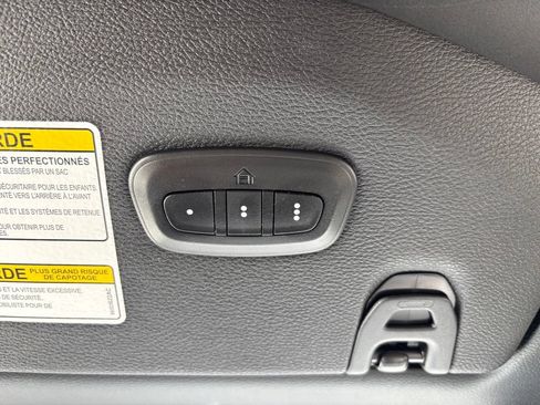 Used 2023 Jeep Wrangler Unlimited Sahara AWD/4WD image 32